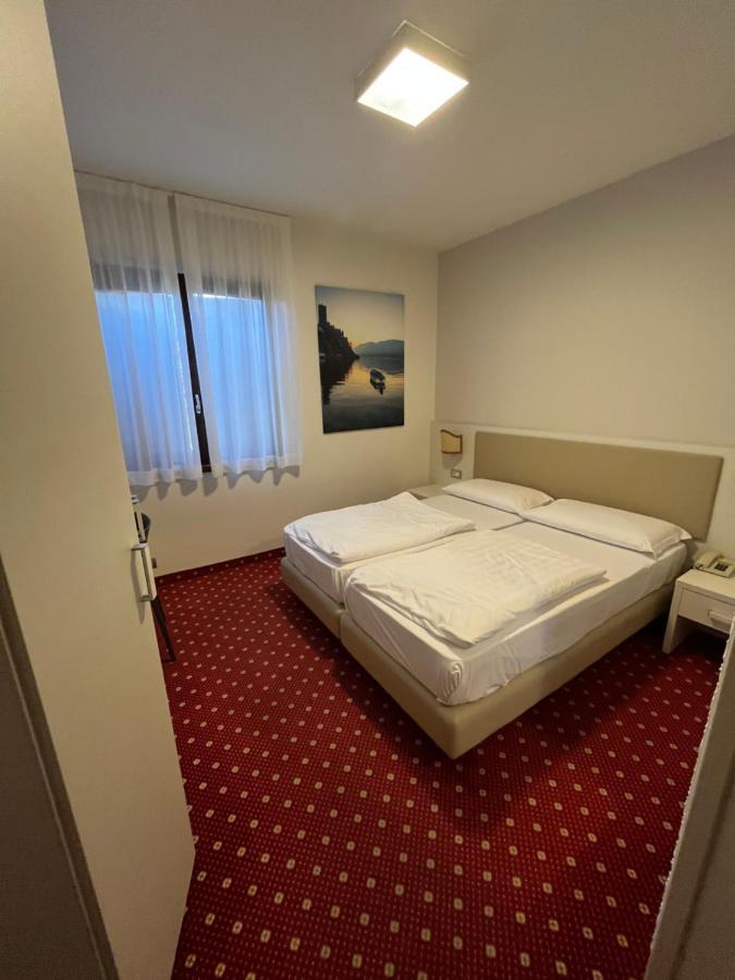 Double or Twin Room,1231635896:JPEG