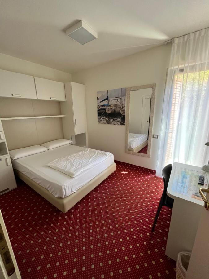 Classic Single Room,398889192:JPEG